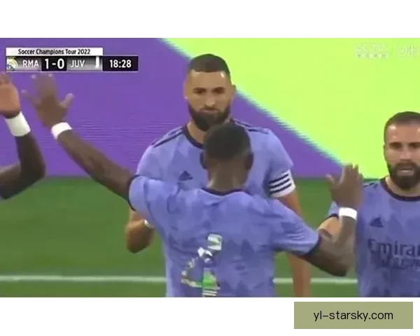 伯纳乌香蕉挑衅维尼修斯引风波